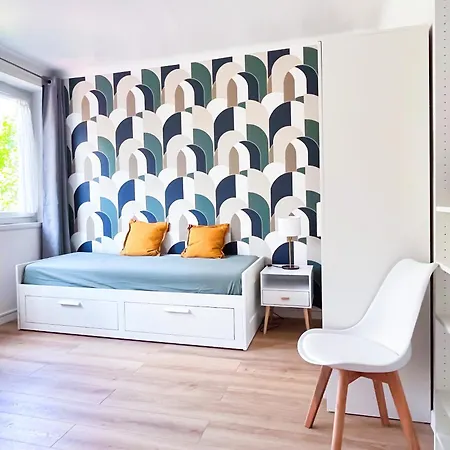 Adrien & Minmin's Cozy Home, 15 Minutes To Paris *